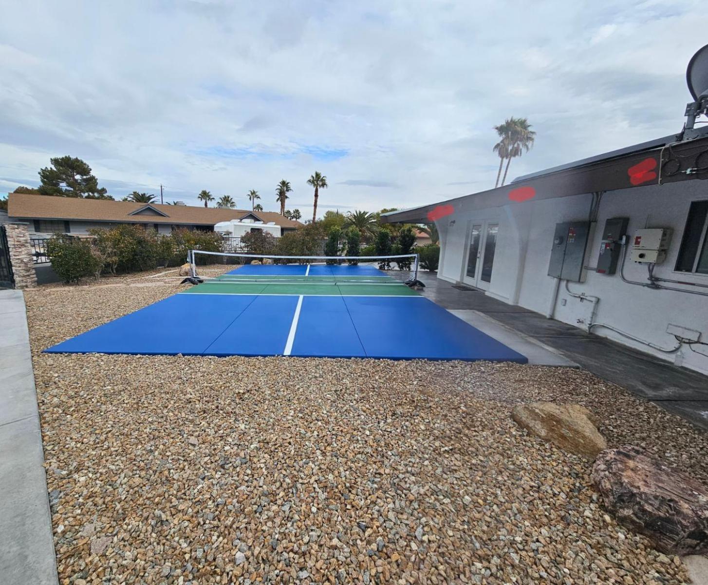 Luxury Villa, With Bonus Pool House, Private Pool, Hot Tub, Rock Water Fall And Slide, Putting Green, Basketball, Shuffle Board, Play Gym, Privately Gated On Circular Driveway. Las Vegas Exterior foto